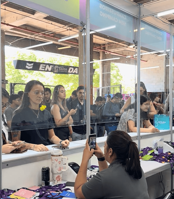 Bilheteria inteligente em 2026: checkout transparente, recuperação de carrinho e virada de lote automática
