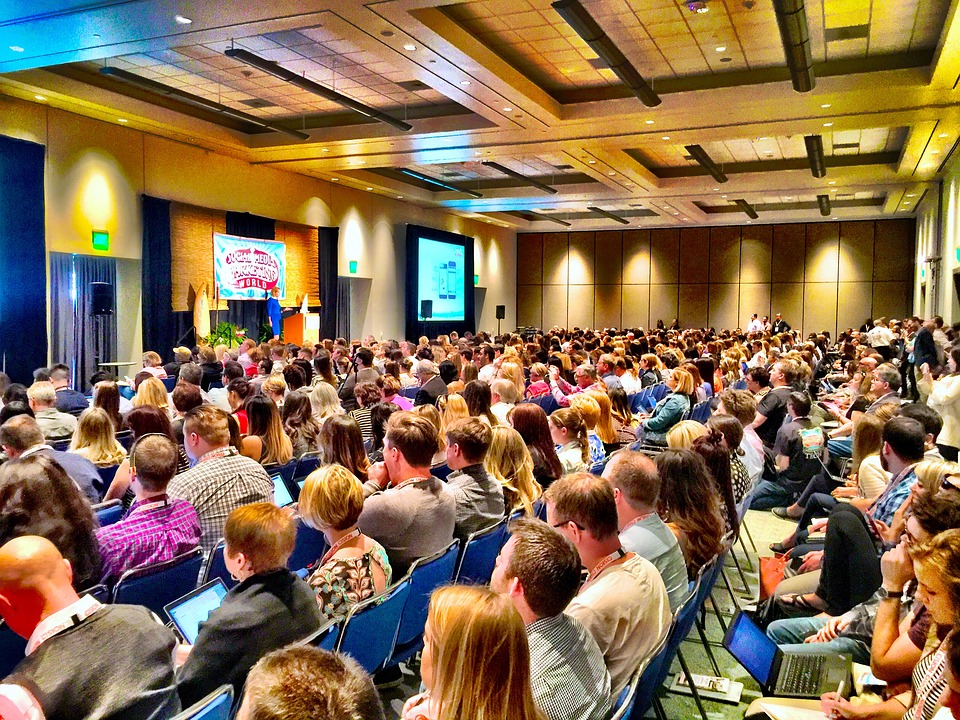 Como Organizar um Evento: aprenda em 5 passos essenciais
